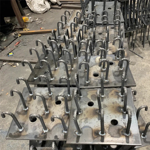 图纸中如何确定玉树预埋件的位置？