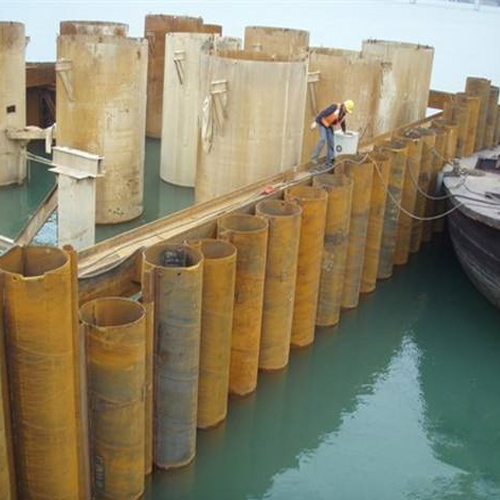 玉树钢护筒现场安装